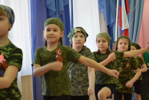 Смотр «Песни и строя» в детском саду Смотр «Песни и строя» в детском саду.